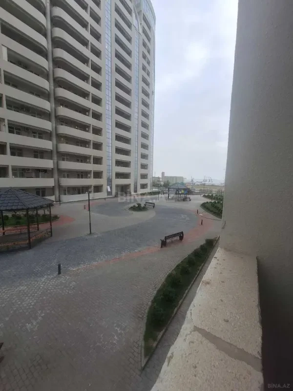 Satılır 2 otaqlı mənzil 81 m²