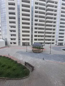 Satılır 2 otaqlı mənzil 81 m²