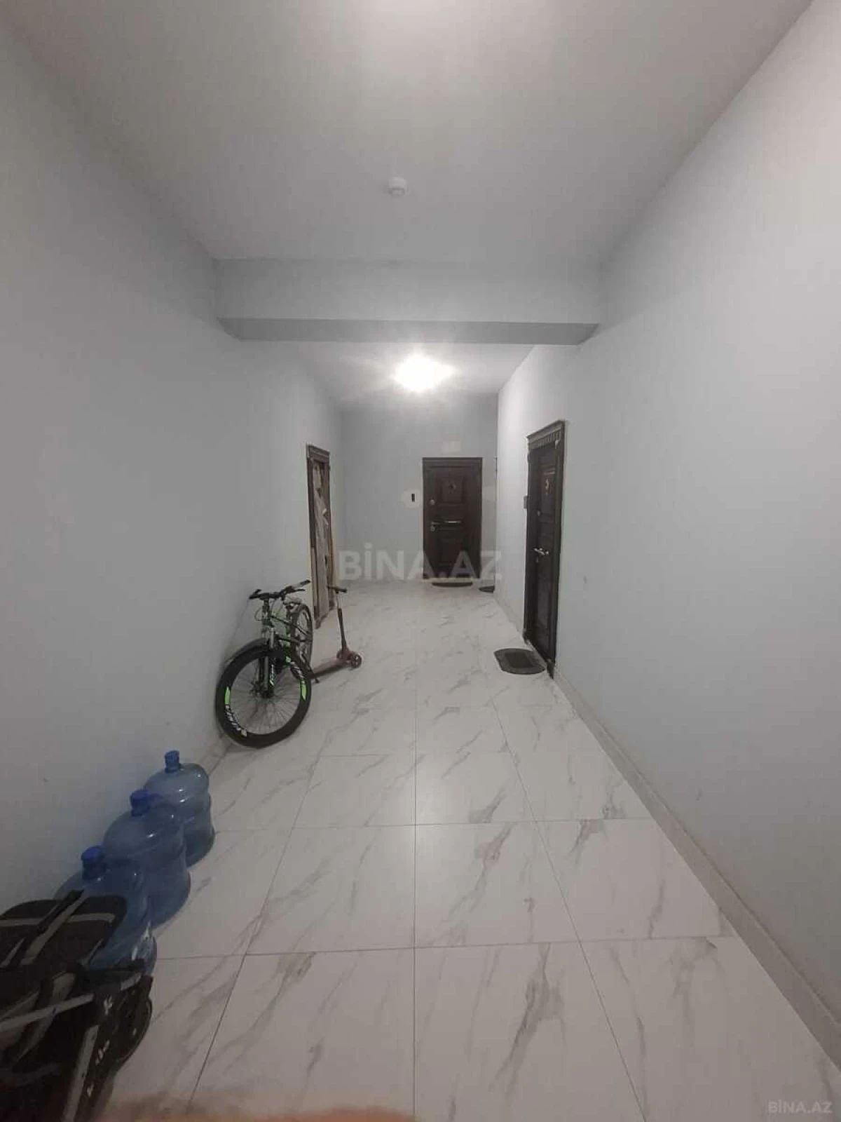 Satılır 2 otaqlı mənzil 81 m²