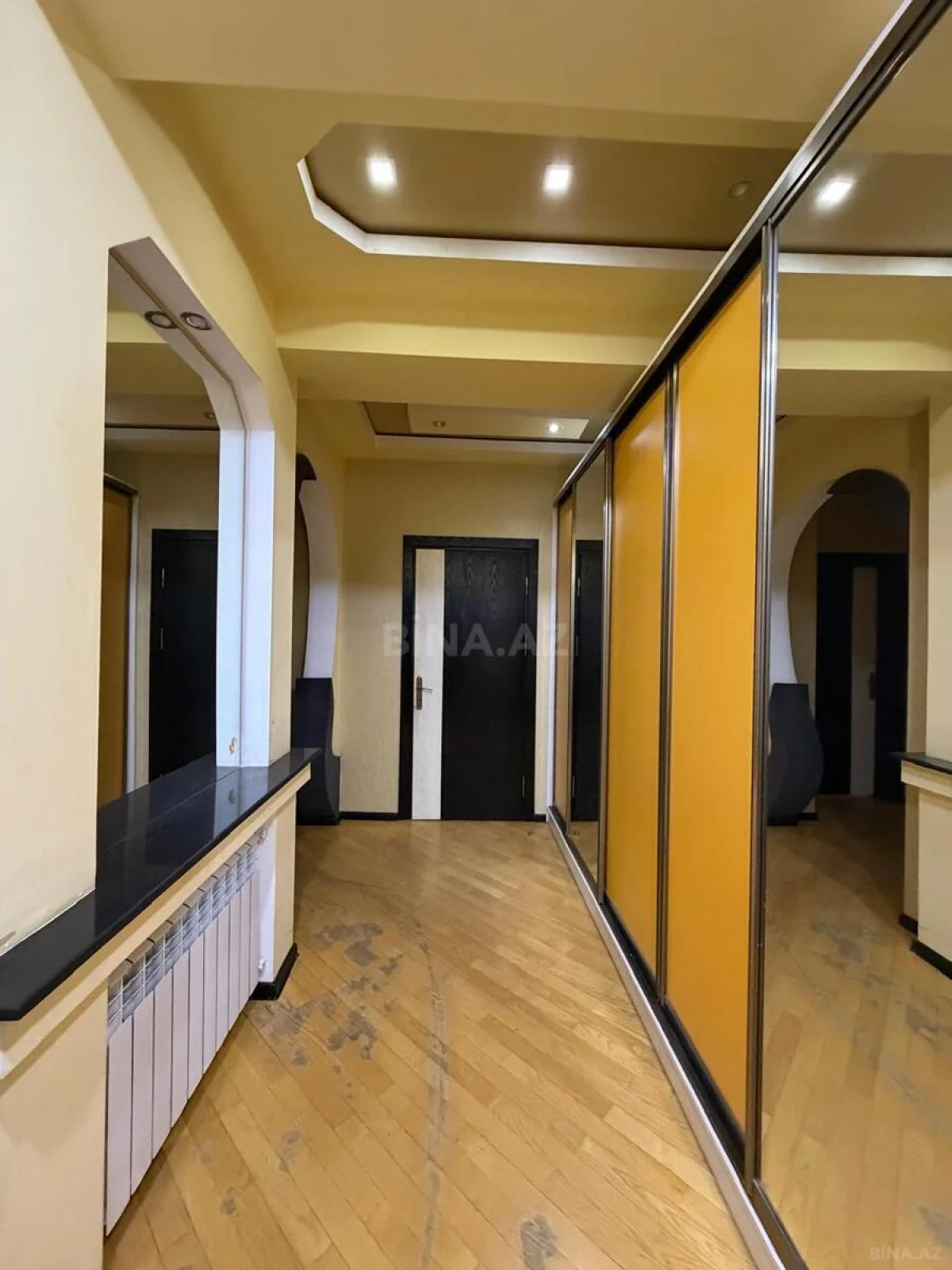 Satılır 3 otaqlı mənzil 97 m²