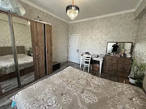 Satılır 2 otaqlı mənzil 42 m²