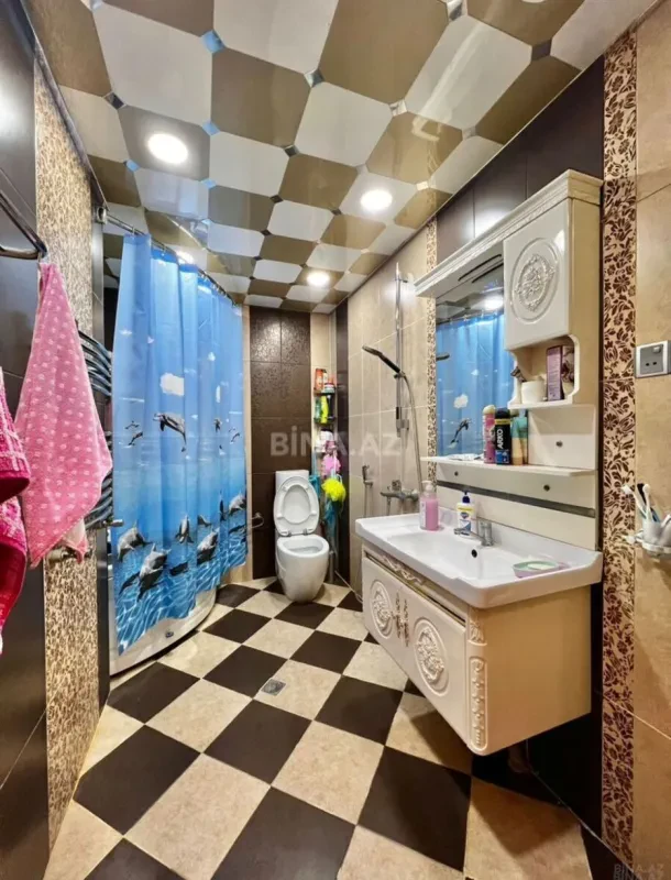 Satılır 4 otaqlı mənzil 162 m²