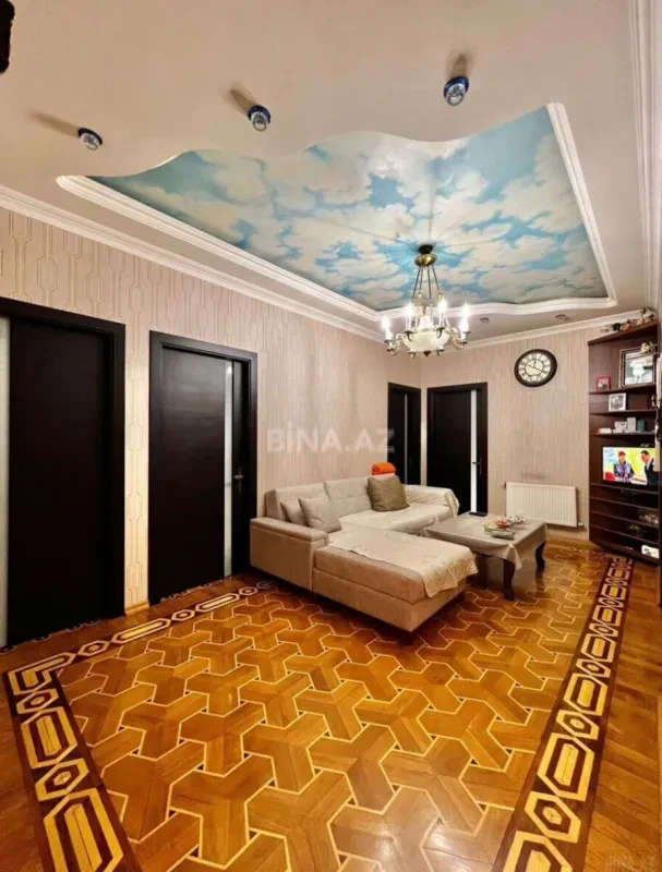 Satılır 4 otaqlı mənzil 162 m²