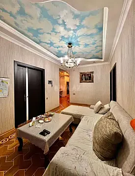 Satılır 4 otaqlı mənzil 162 m²