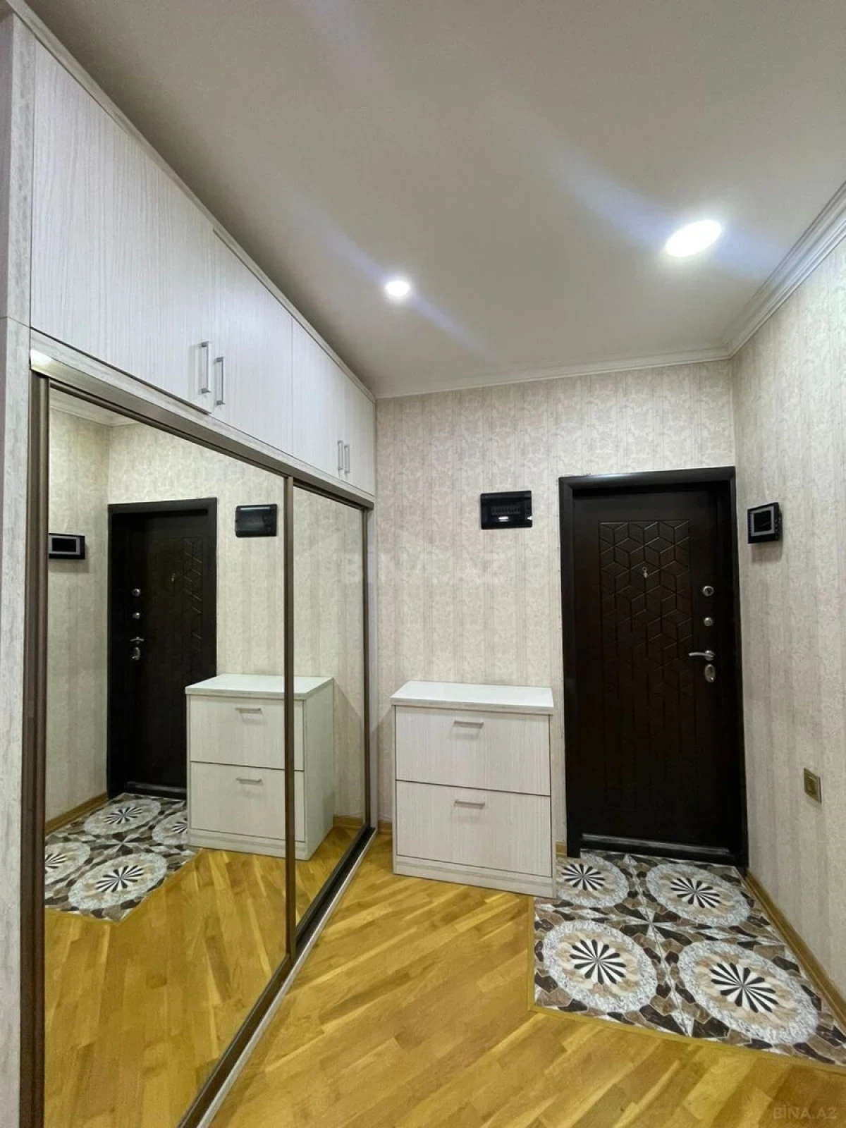 Satılır 3 otaqlı mənzil 80 m²