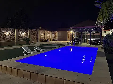 Kirayə verilir 3 otaqlı həyət evi 220 m²