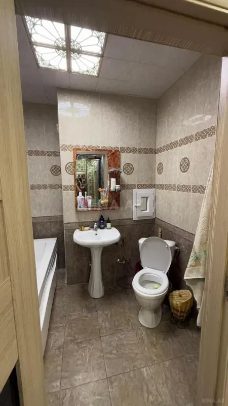 Kirayə verilir 2 otaqlı mənzil 75 m²