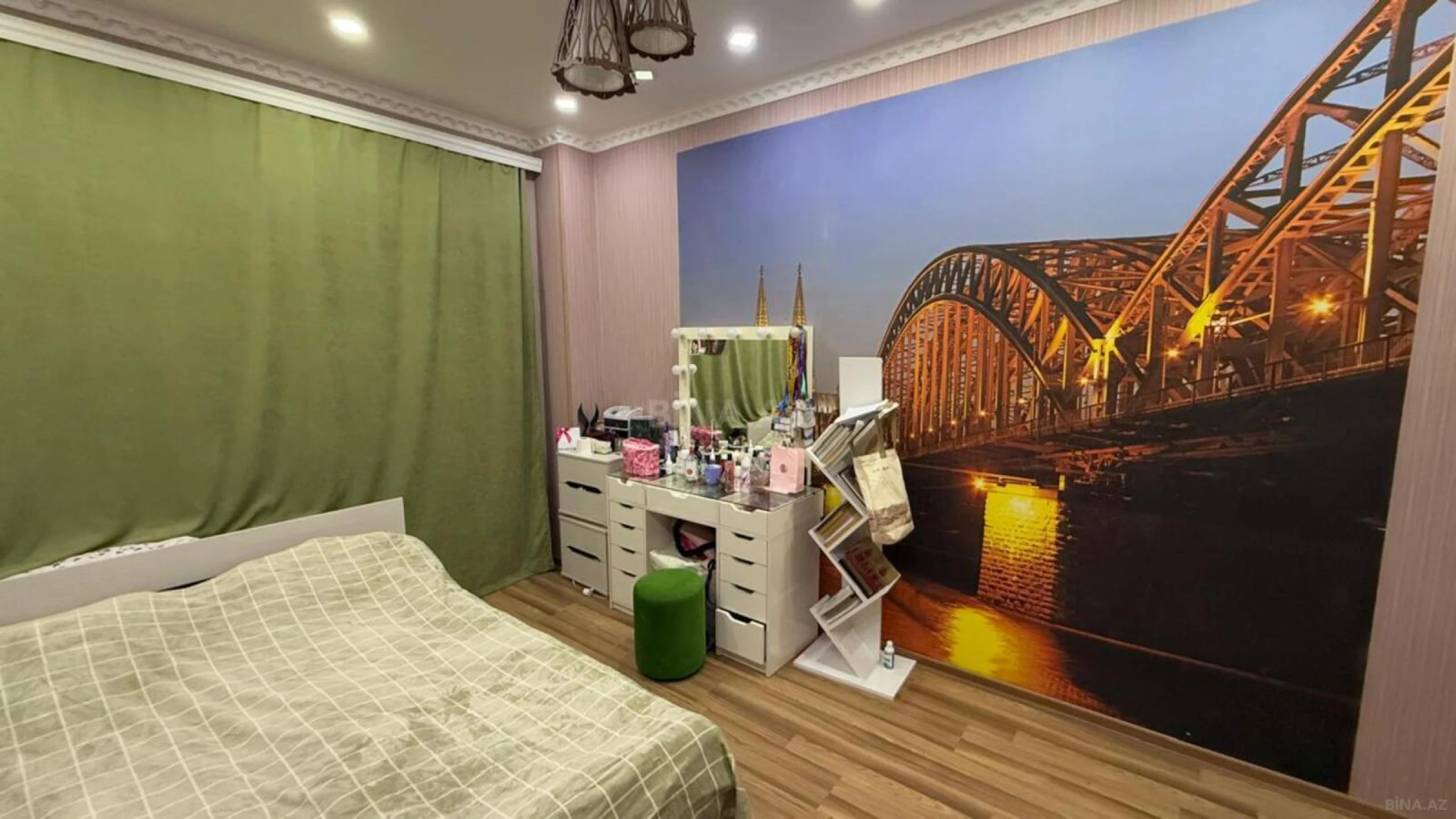 Kirayə verilir 2 otaqlı mənzil 75 m²