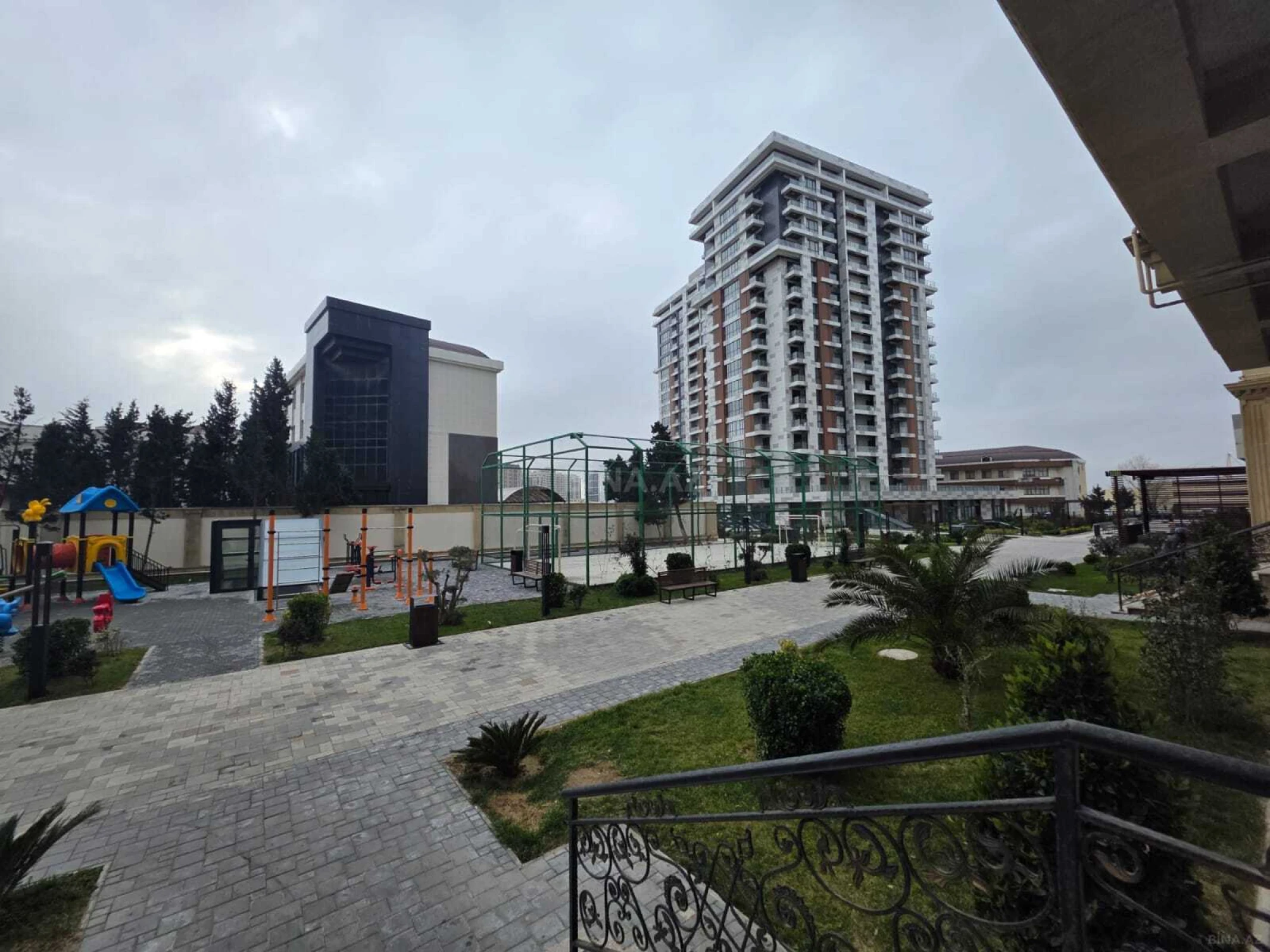 Kirayə verilir 2 otaqlı mənzil 75 m²