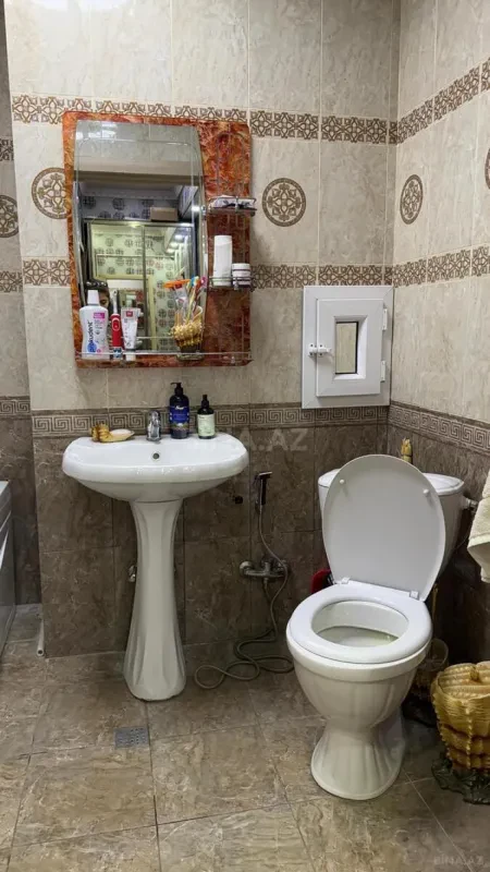 Kirayə verilir 2 otaqlı mənzil 75 m²