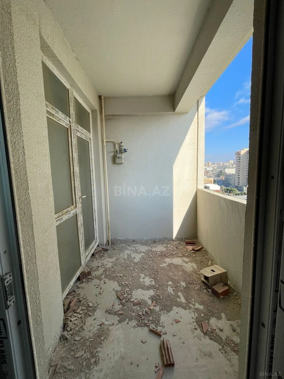 Satılır 1 otaqlı mənzil 78.5 m²