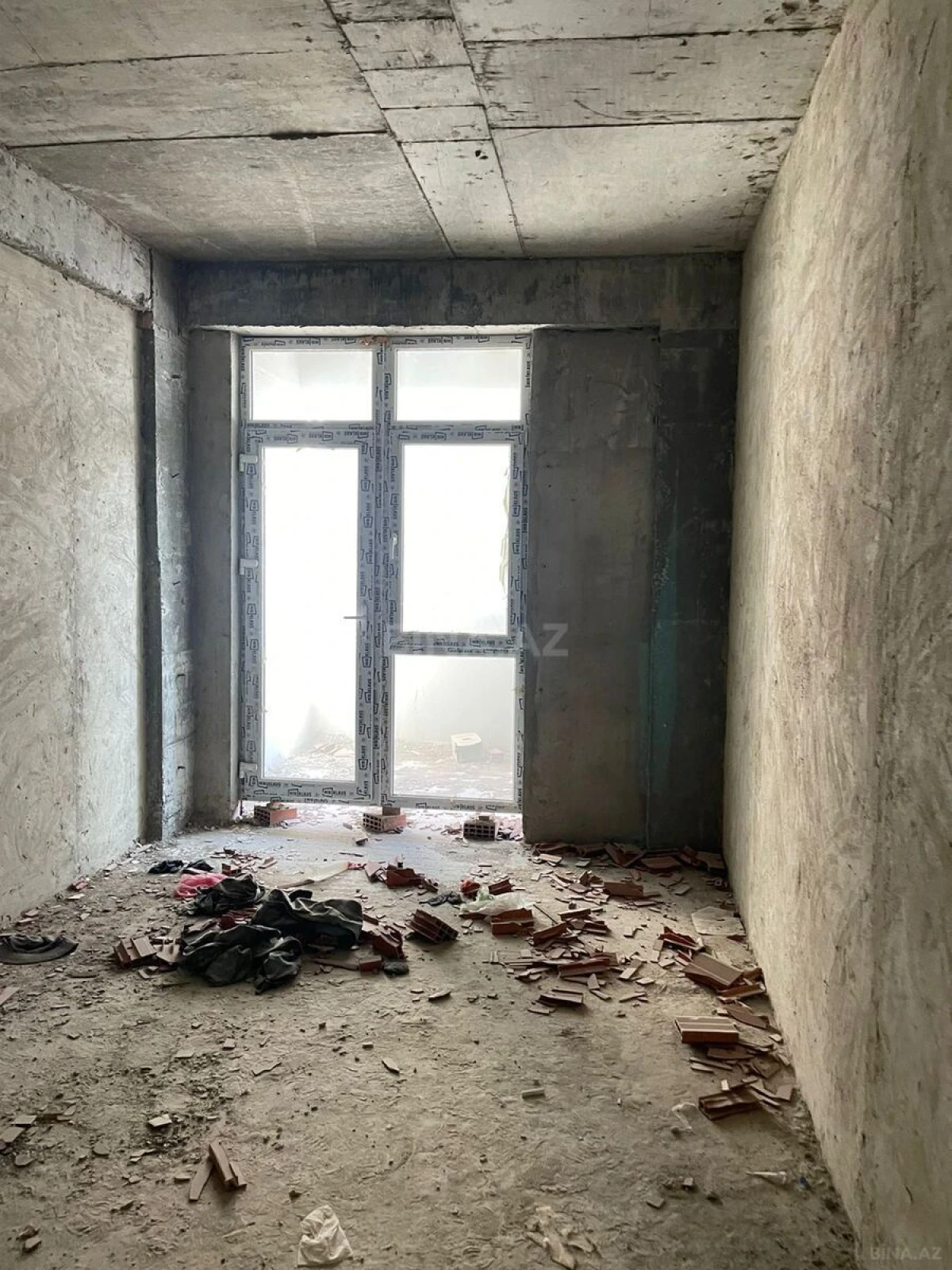 Satılır 1 otaqlı mənzil 78.5 m²