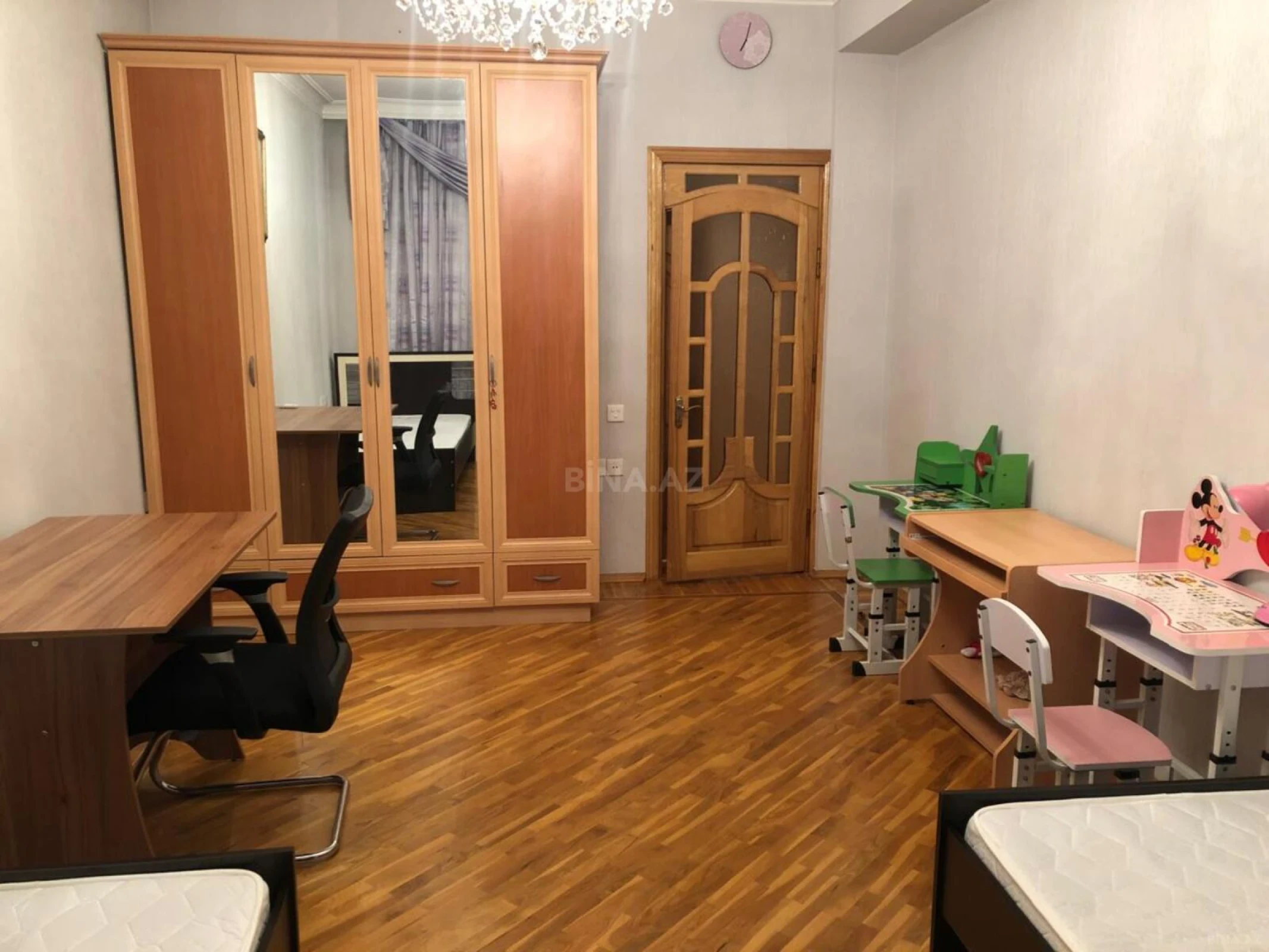 Kirayə verilir 3 otaqlı mənzil 140 m²