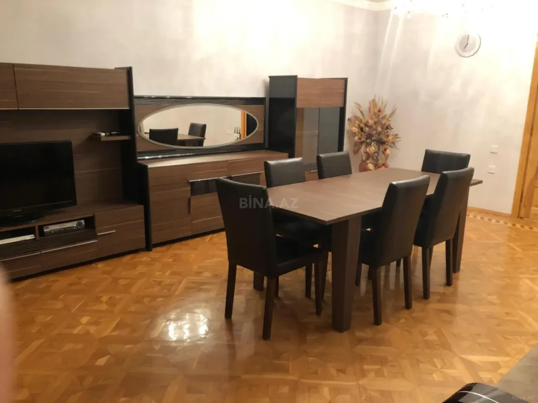 Kirayə verilir 3 otaqlı mənzil 140 m²