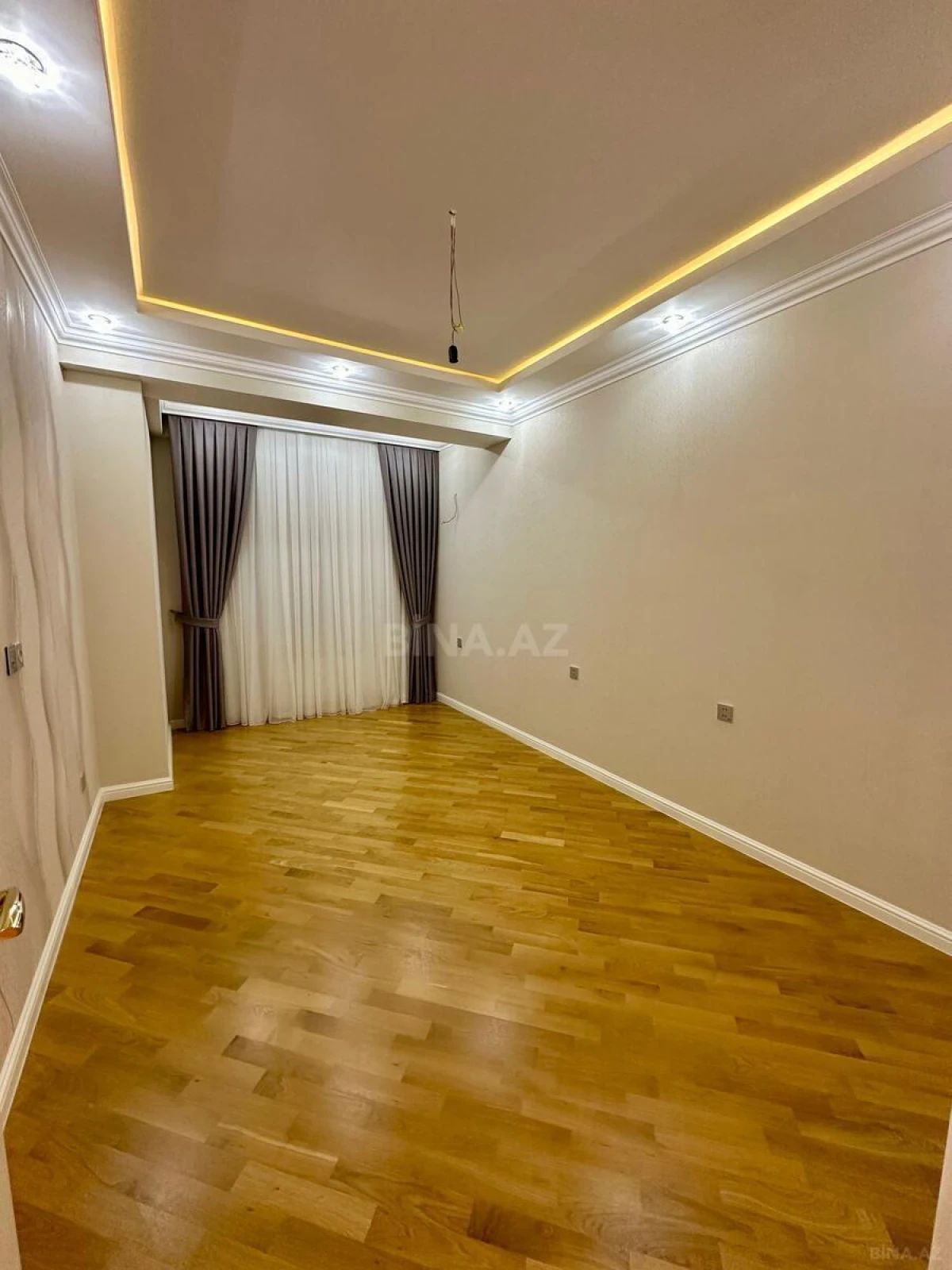 Satılır 3 otaqlı mənzil 95 m²