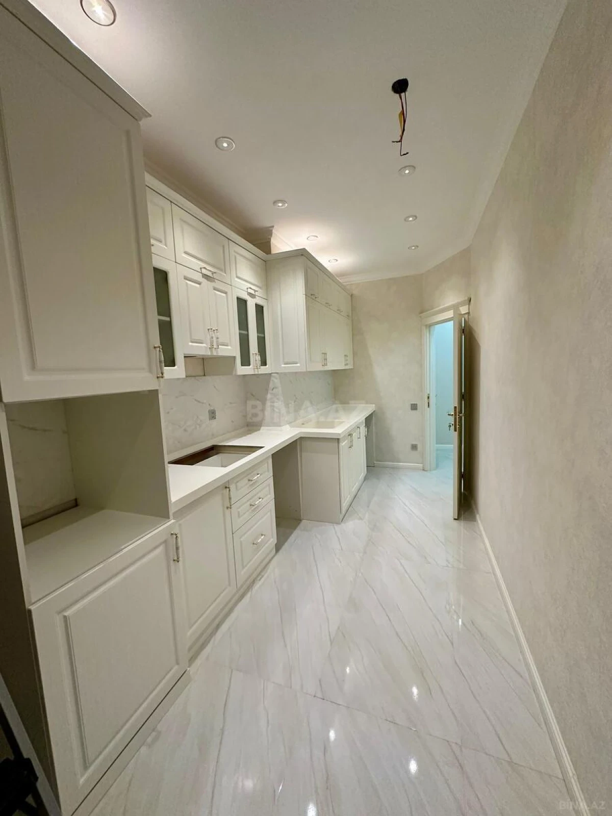 Satılır 3 otaqlı mənzil 95 m²