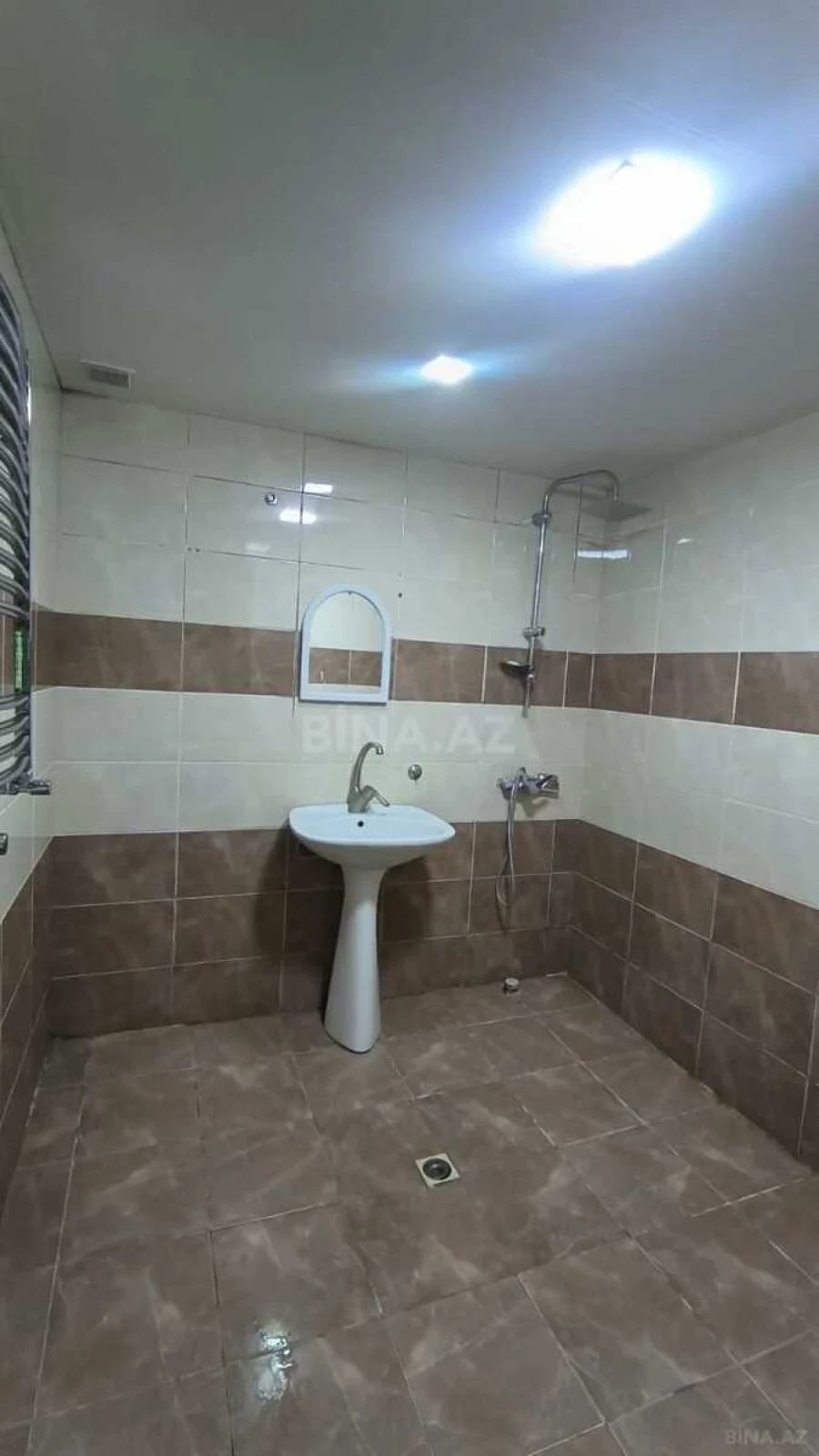Satılır 2 otaqlı mənzil 86 m²