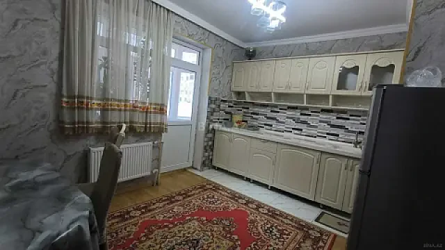 Satılır 2 otaqlı mənzil 86 m²