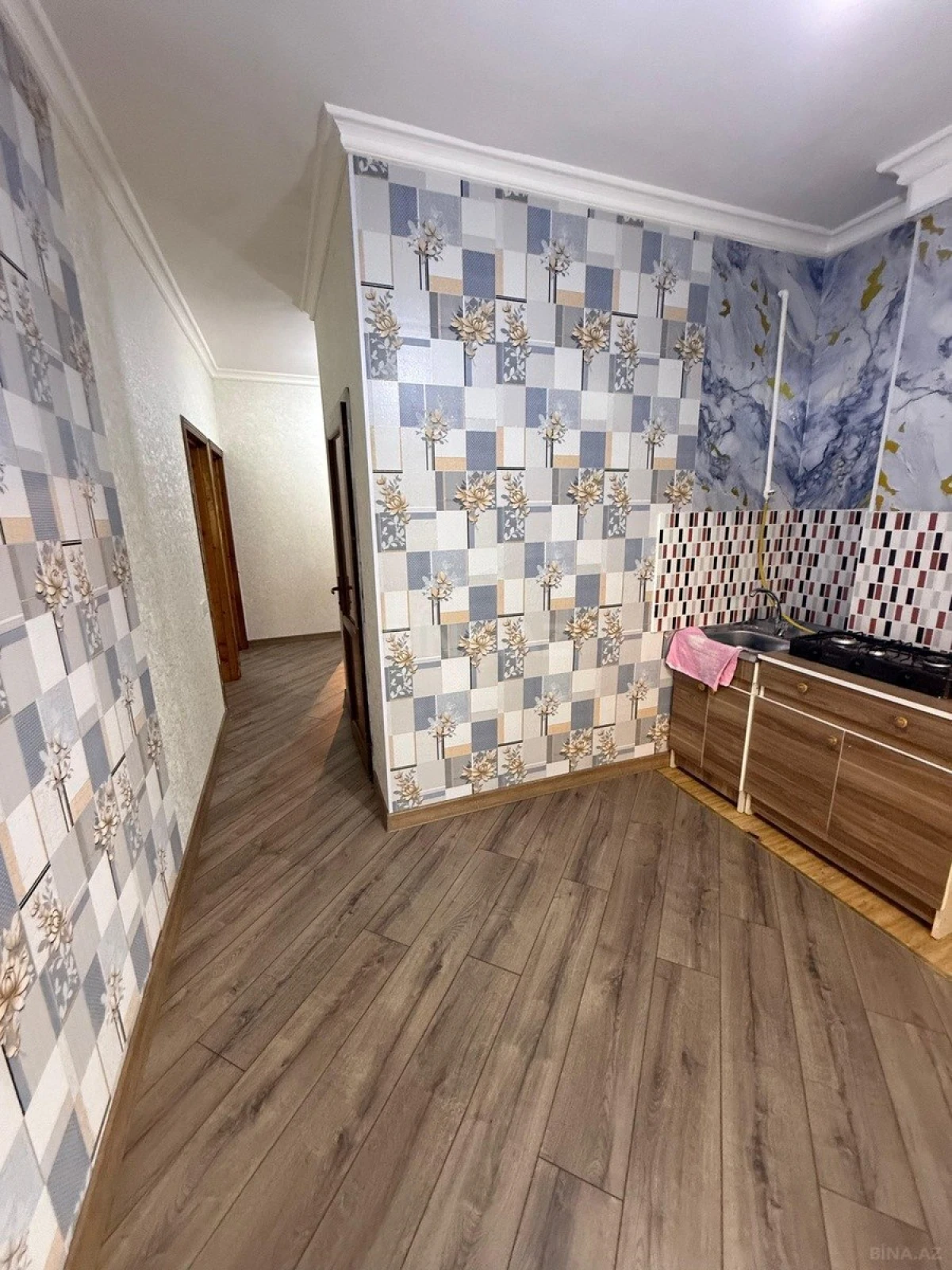 Satılır 4 otaqlı mənzil 110 m²