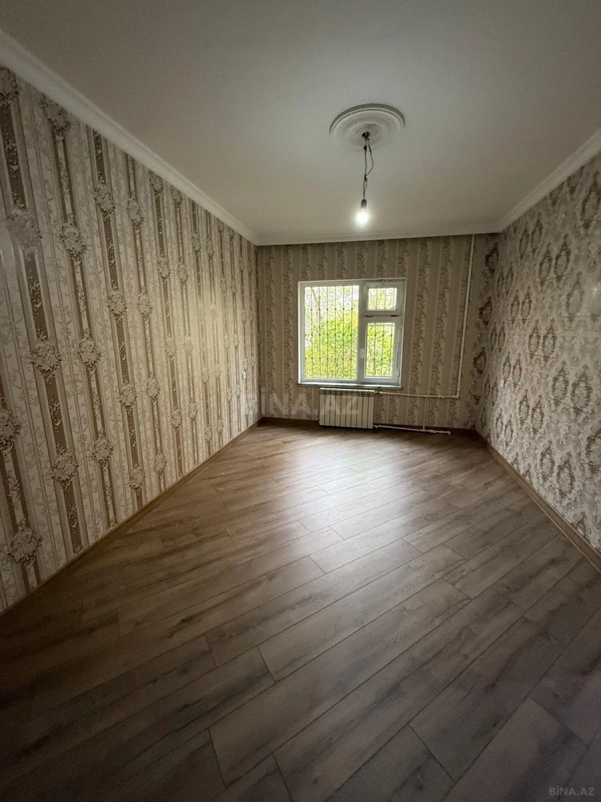 Satılır 4 otaqlı mənzil 110 m²