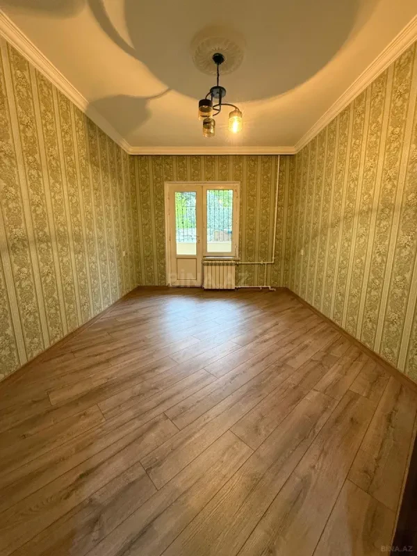 Satılır 4 otaqlı mənzil 110 m²