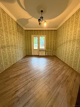 Satılır 4 otaqlı mənzil 110 m²