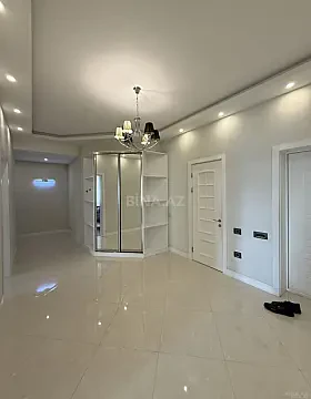 Satılır 3 otaqlı mənzil 145 m²