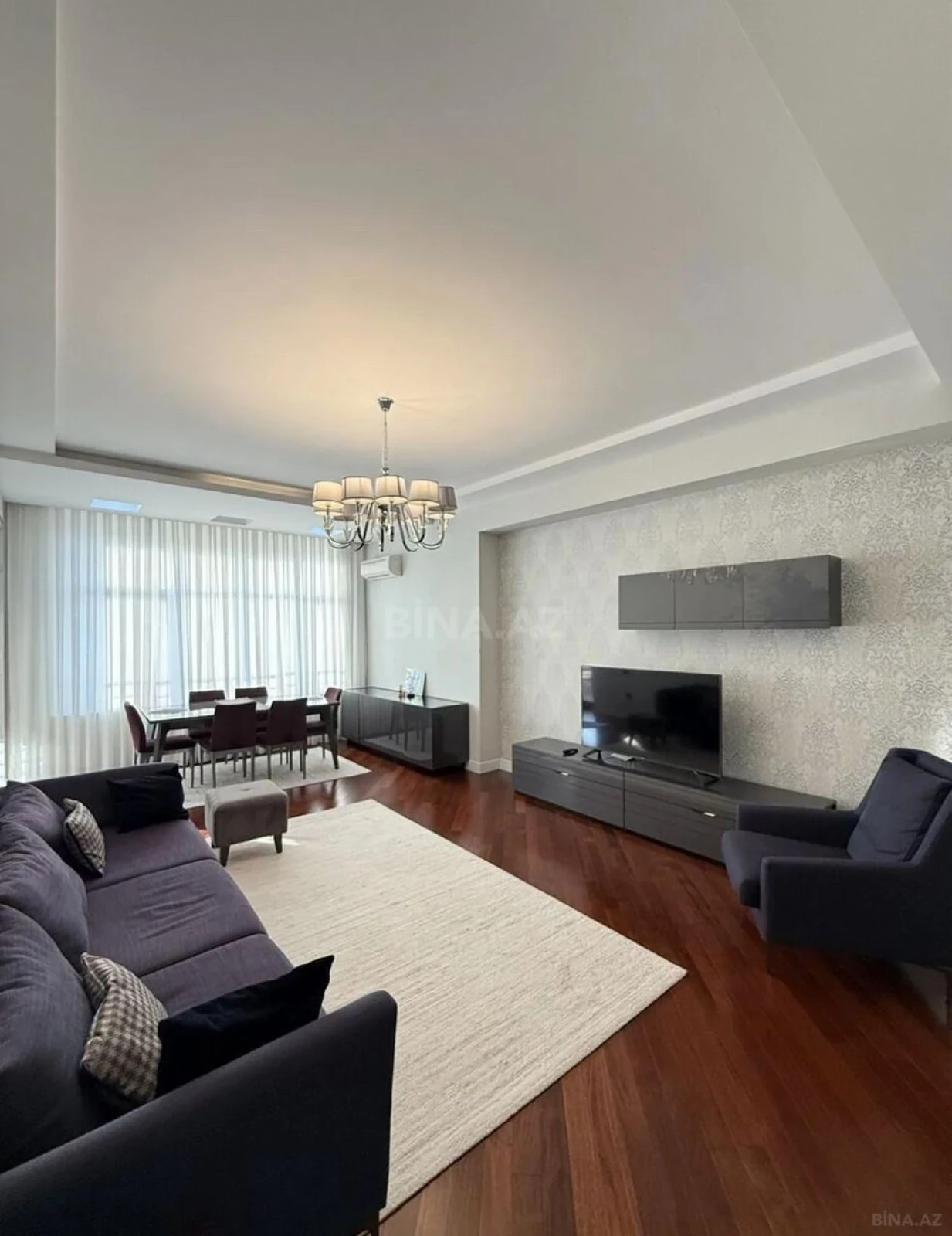 Satılır 3 otaqlı mənzil 145 m²