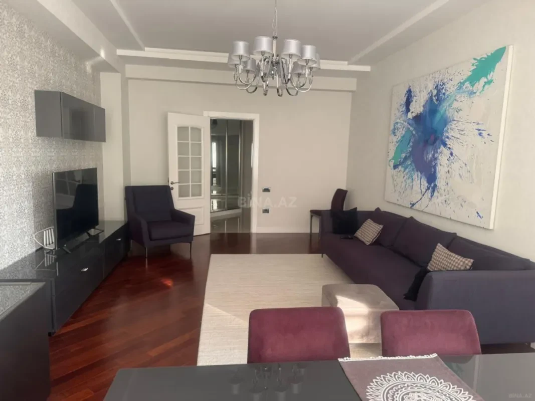 Satılır 3 otaqlı mənzil 145 m²