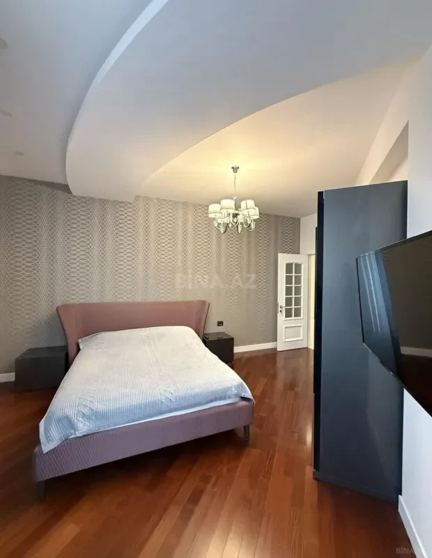 Satılır 3 otaqlı mənzil 145 m²