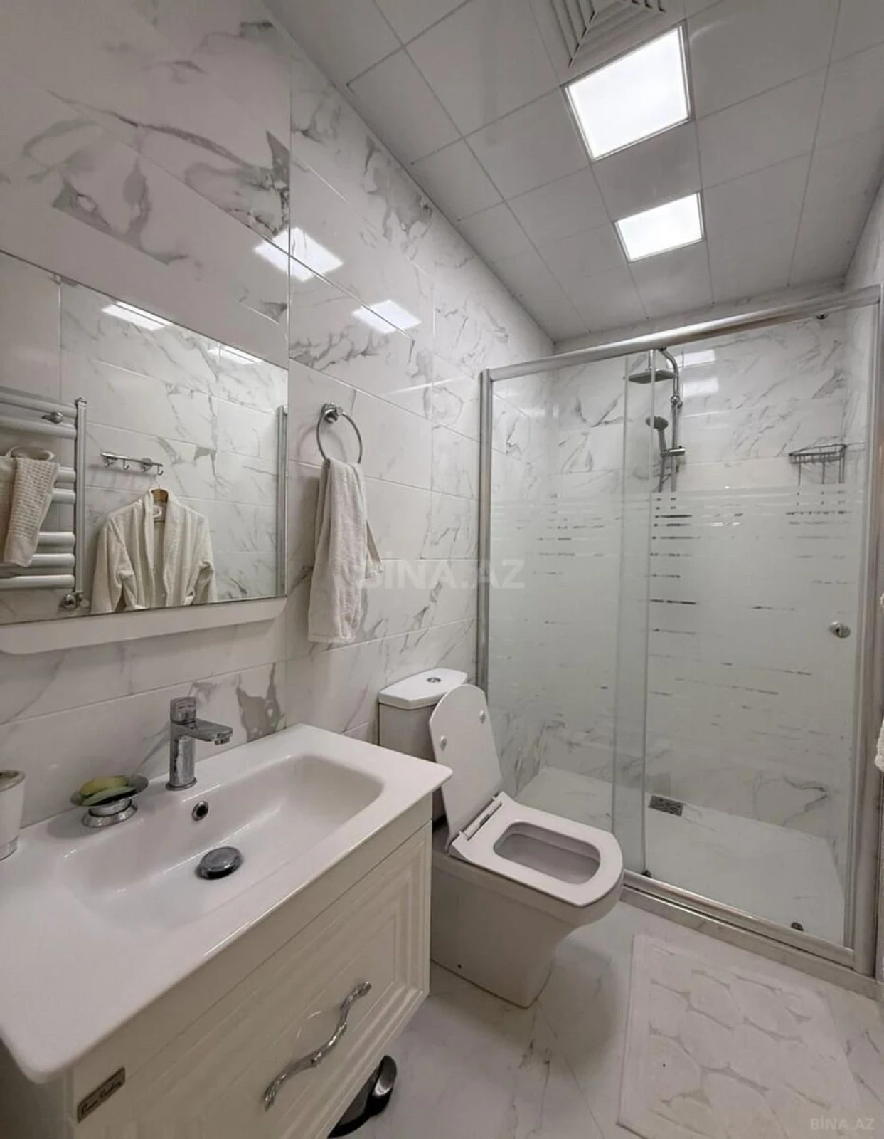 Satılır 3 otaqlı mənzil 145 m²