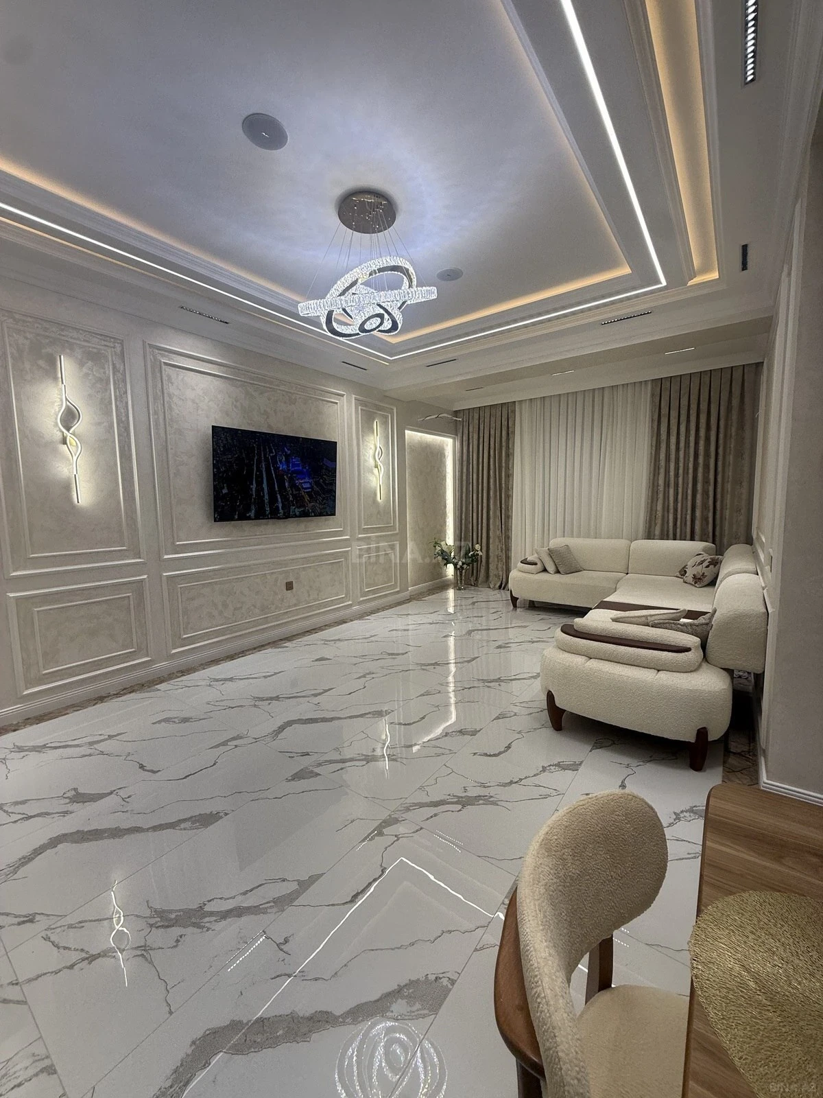 Satılır 3 otaqlı mənzil 110 m²