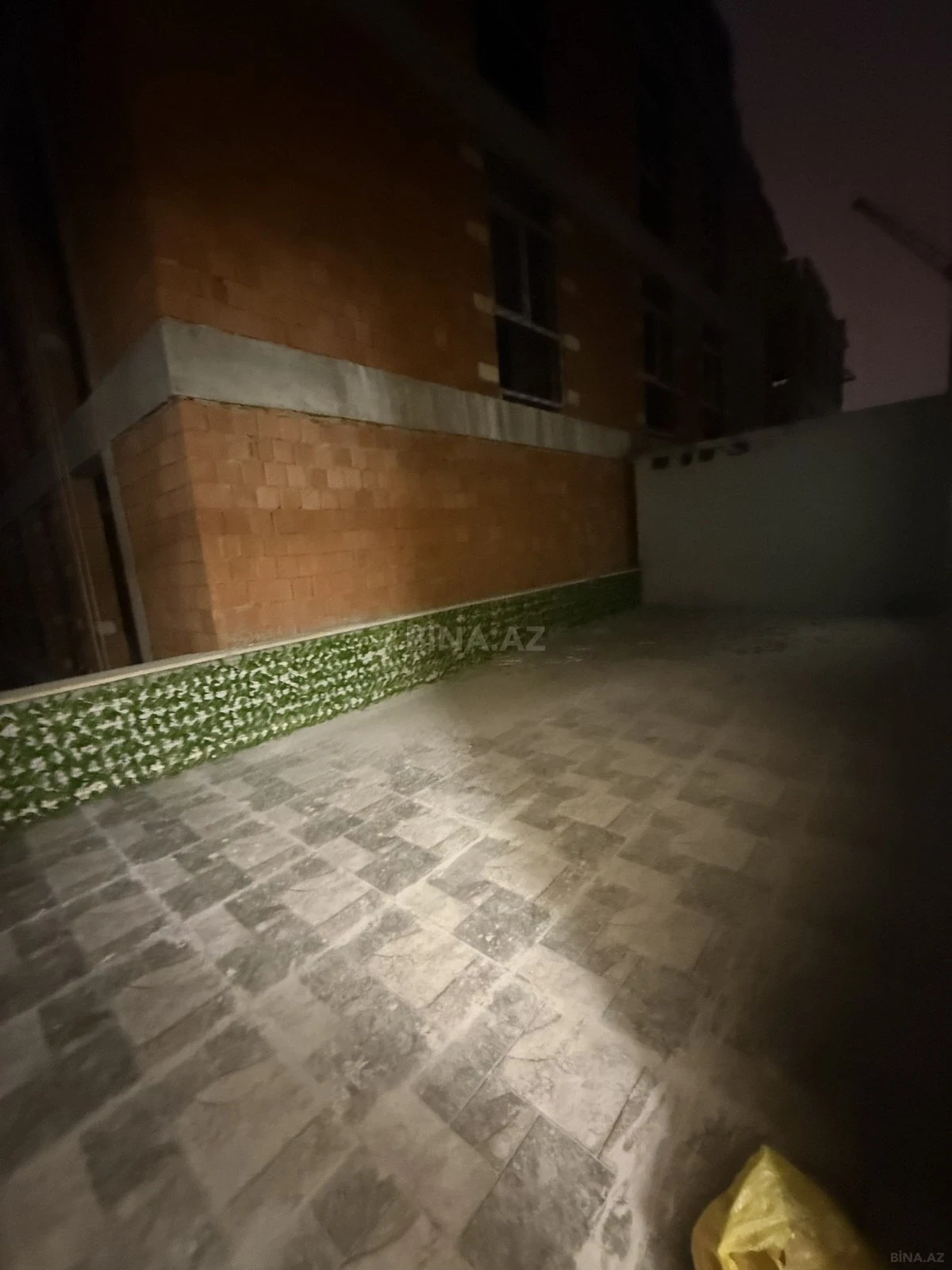 Satılır 3 otaqlı mənzil 110 m²