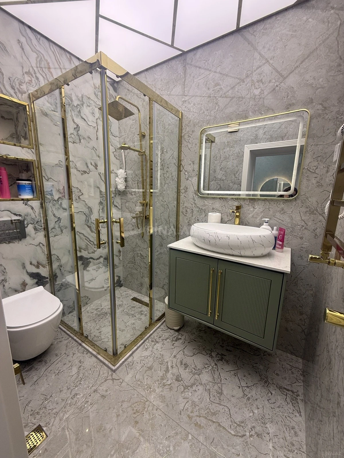 Satılır 3 otaqlı mənzil 110 m²