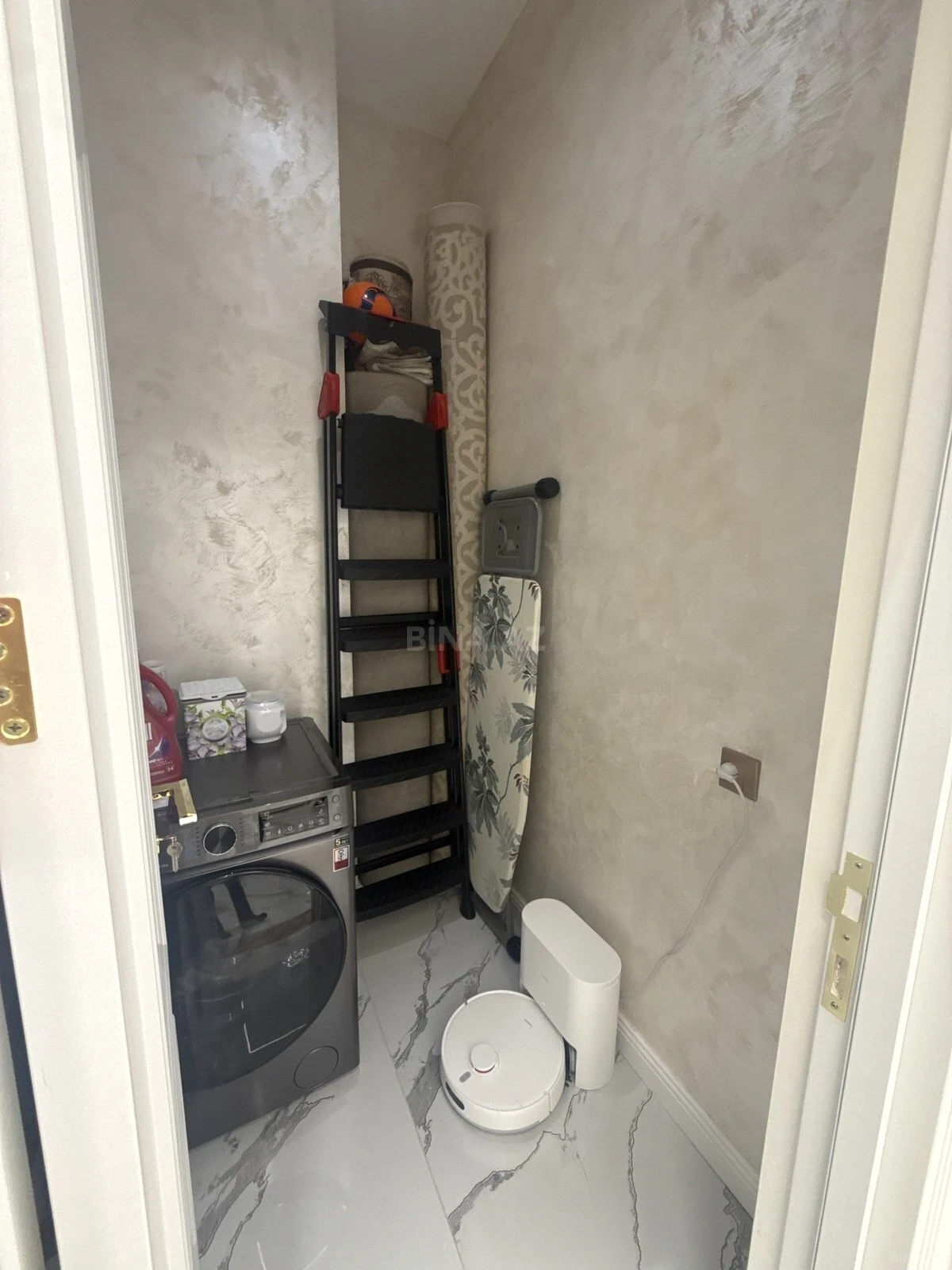Satılır 3 otaqlı mənzil 110 m²