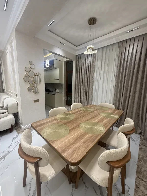 Satılır 3 otaqlı mənzil 110 m²