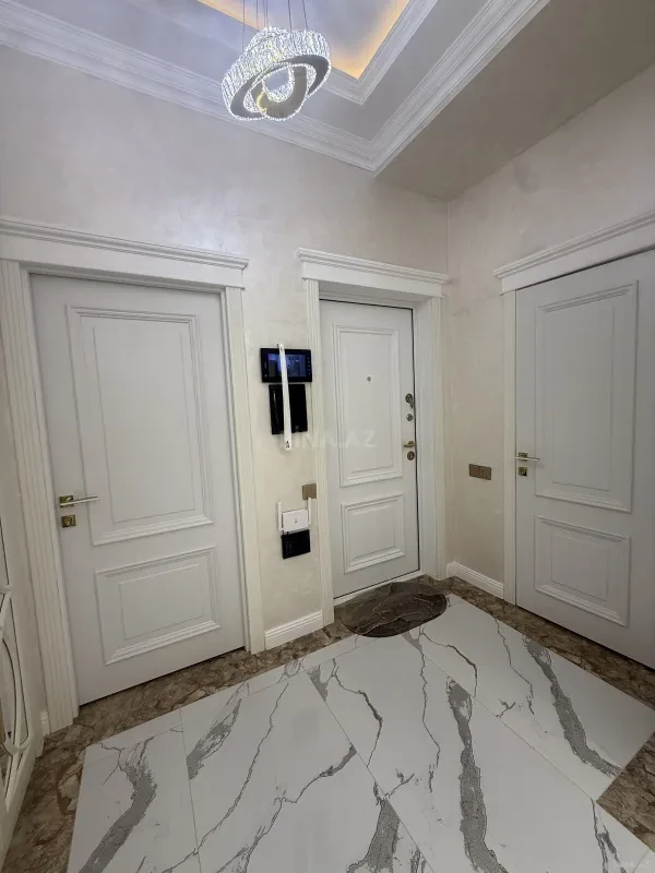 Satılır 3 otaqlı mənzil 110 m²