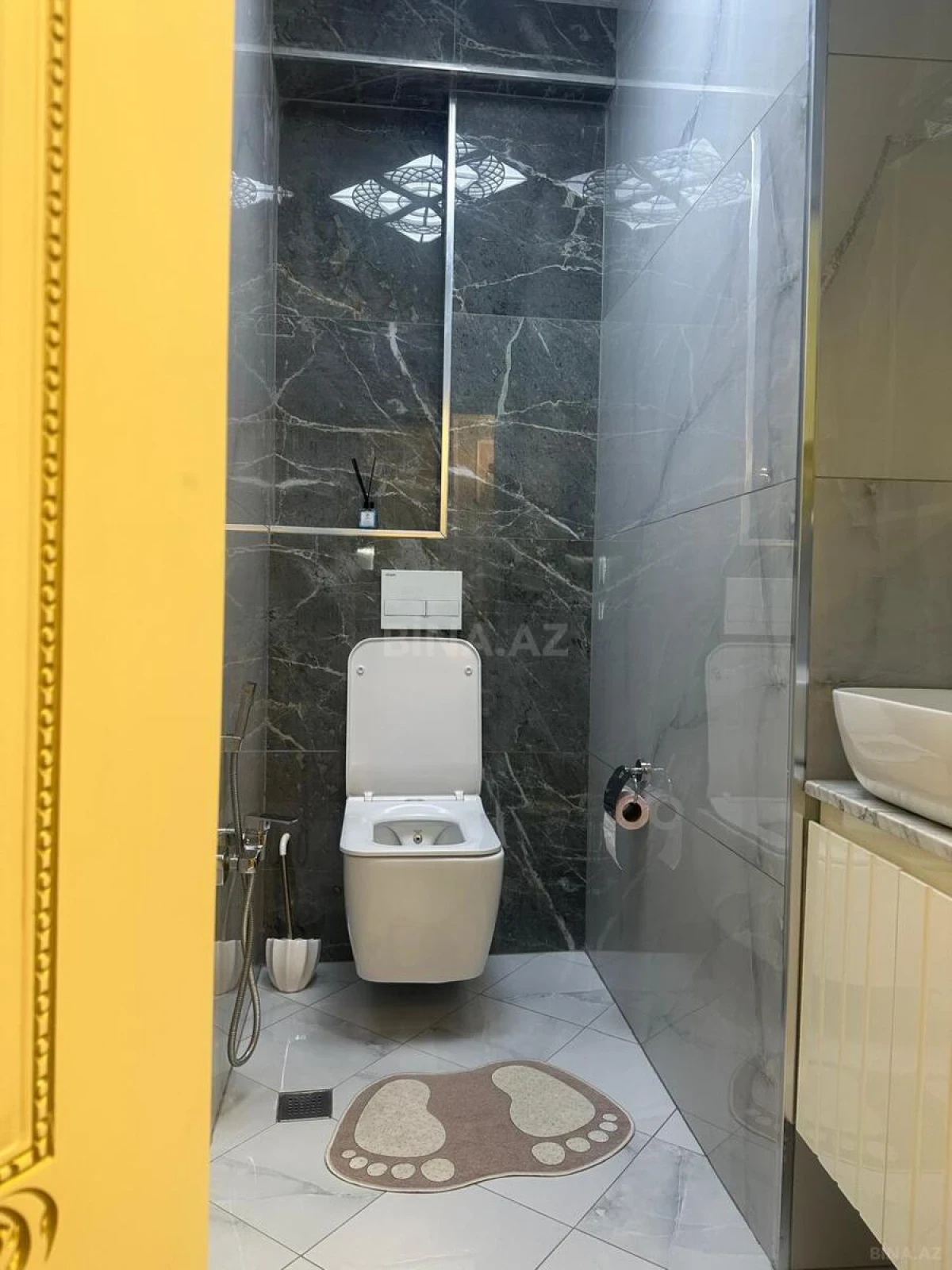 Satılır 2 otaqlı mənzil 58 m²