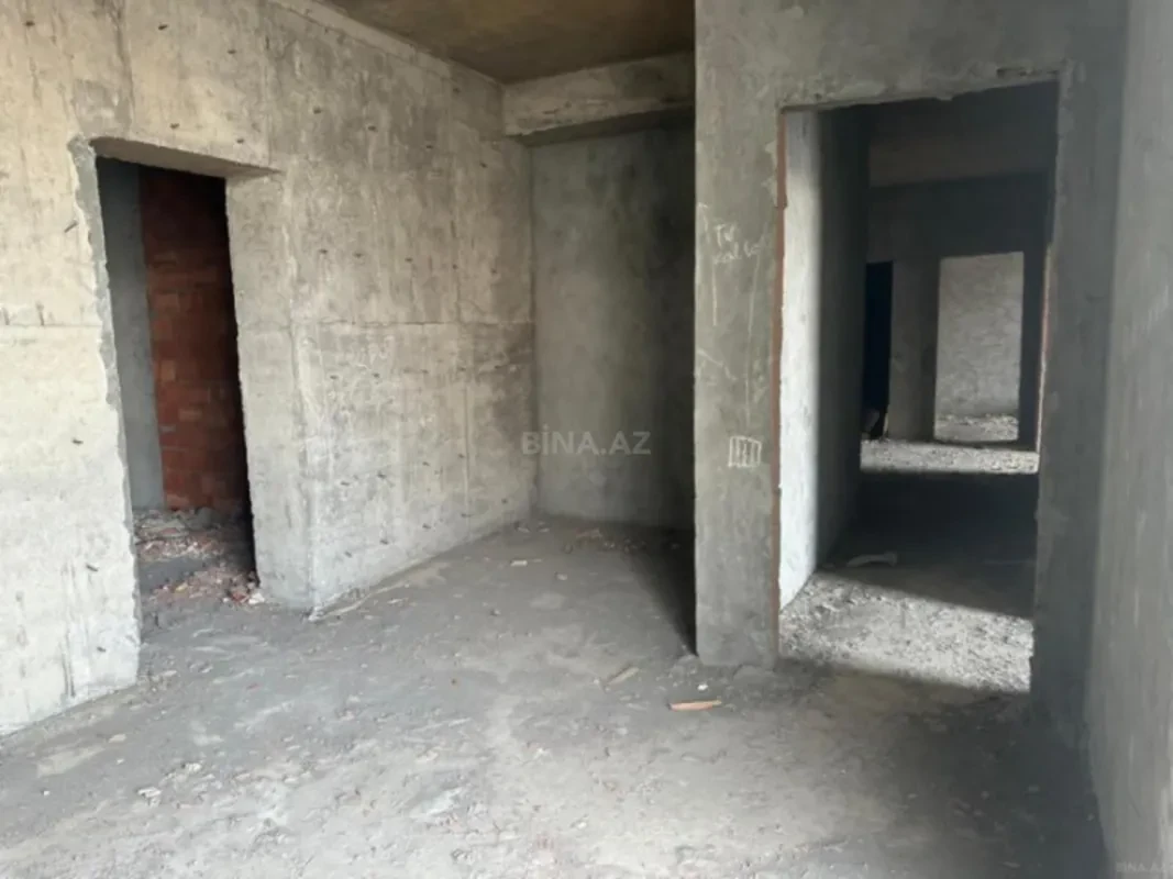 Satılır 3 otaqlı mənzil 133 m²
