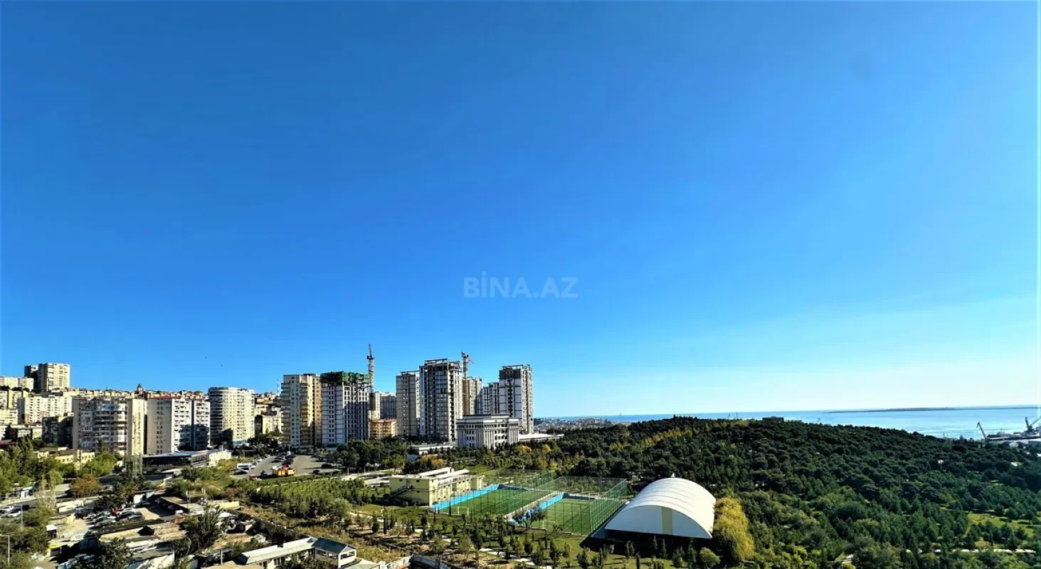 Satılır 3 otaqlı mənzil 133 m²