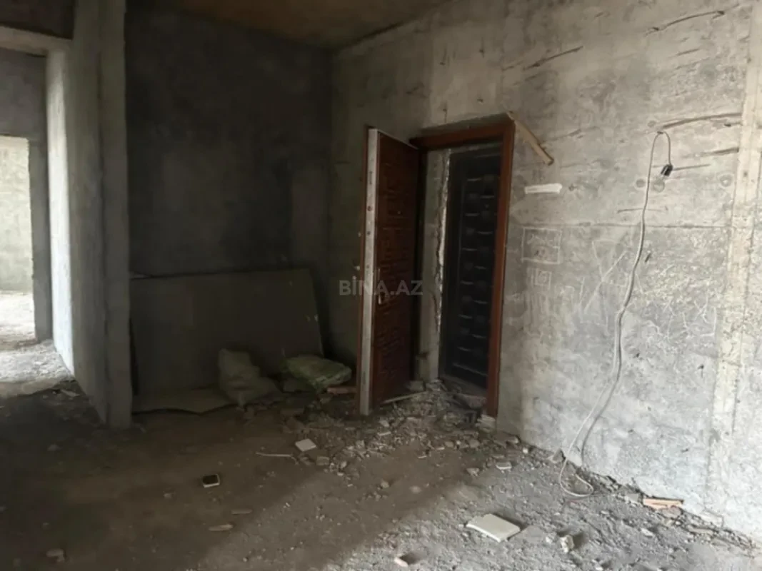 Satılır 3 otaqlı mənzil 133 m²