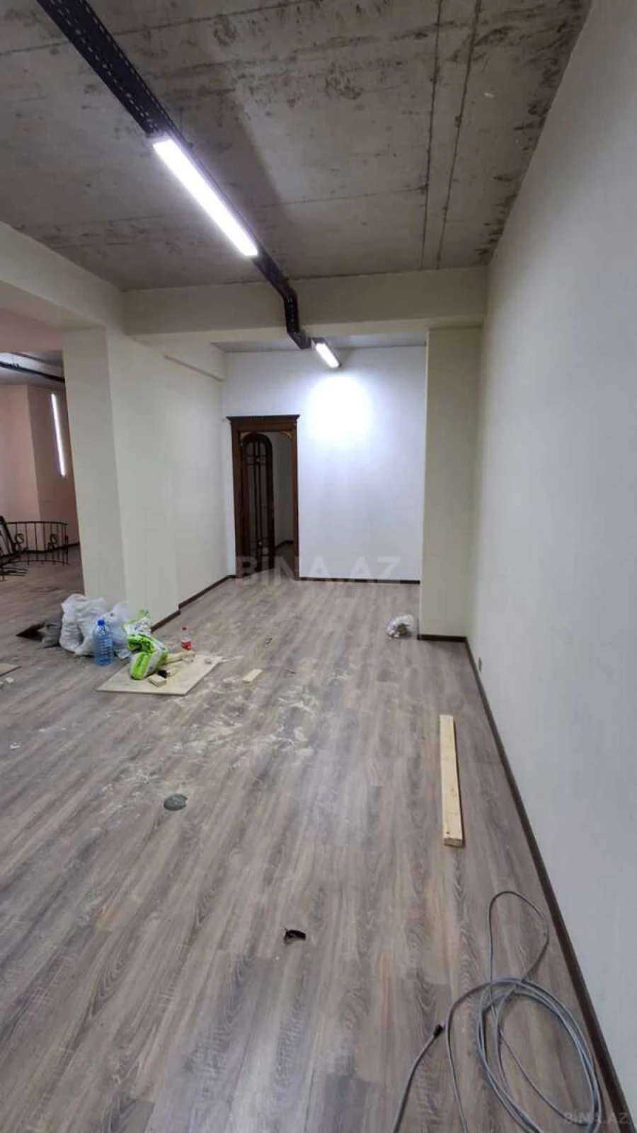 Satılır 3 otaqlı mənzil 122 m²