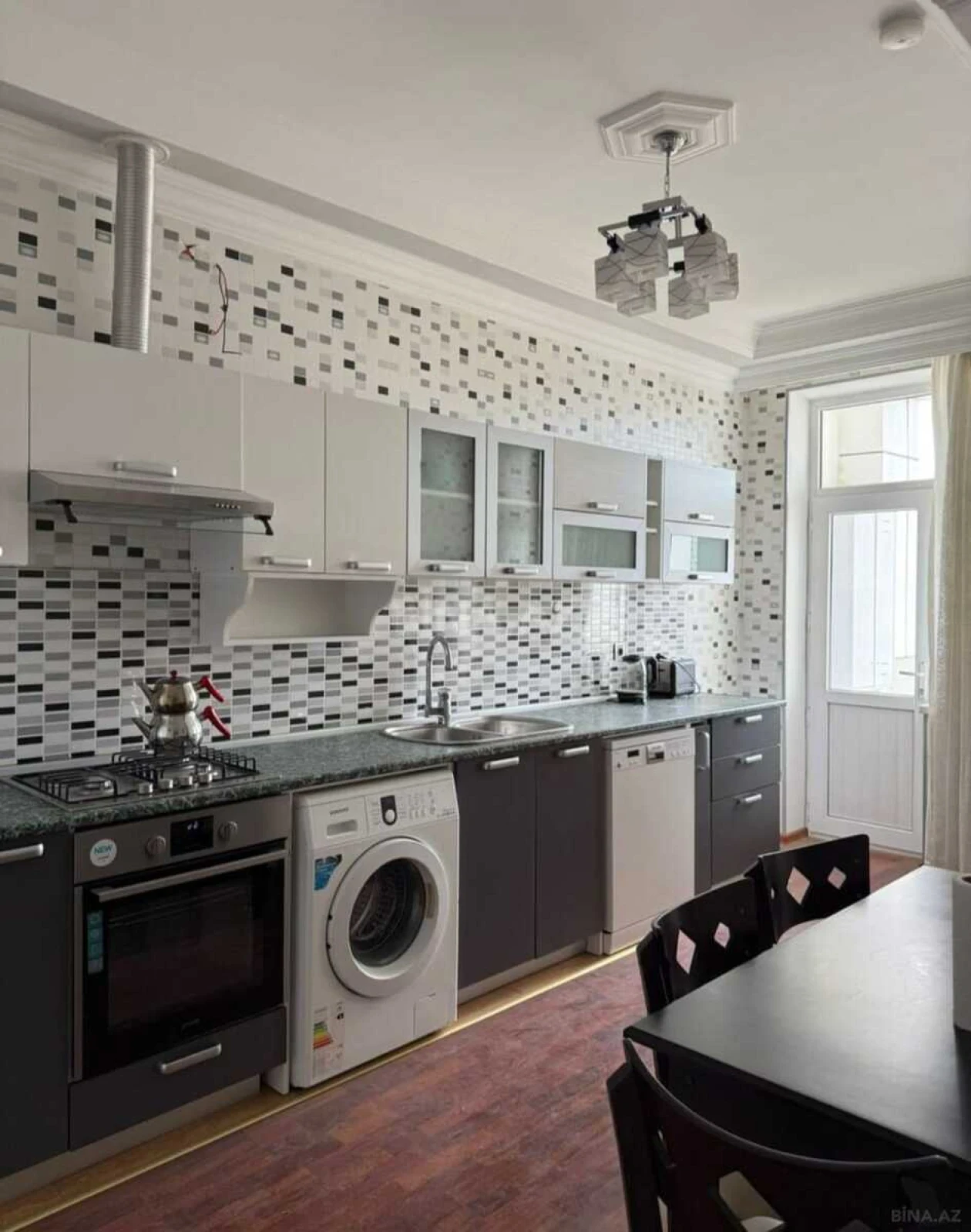 Kirayə verilir 3 otaqlı mənzil 130 m²