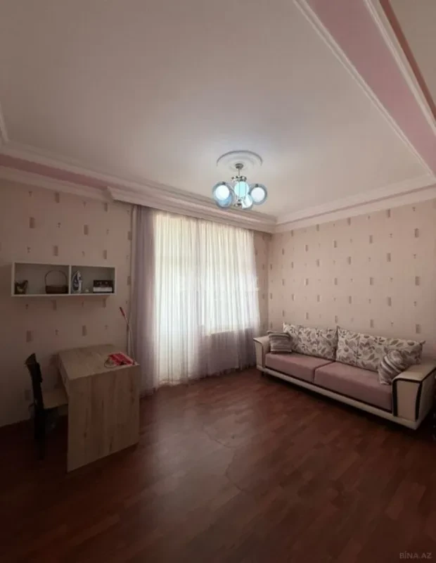 Kirayə verilir 3 otaqlı mənzil 130 m²