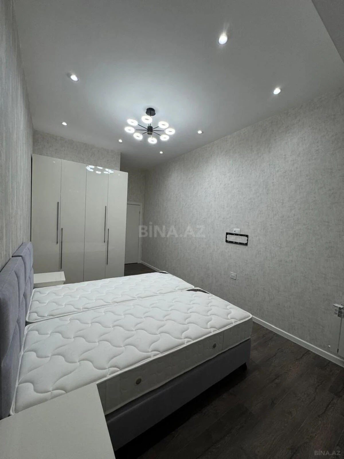 Kirayə verilir 2 otaqlı mənzil 75 m²