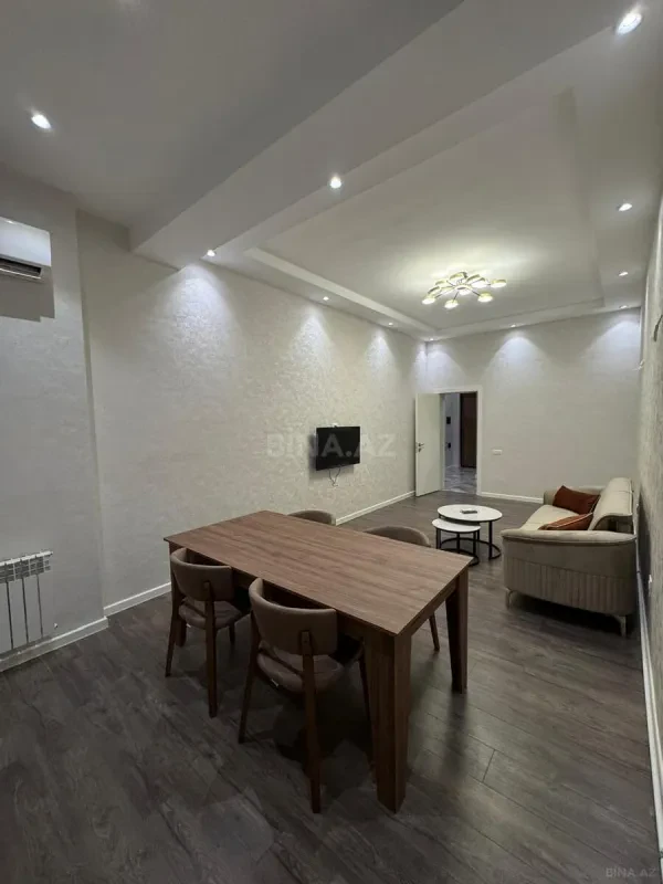 Kirayə verilir 2 otaqlı mənzil 75 m²