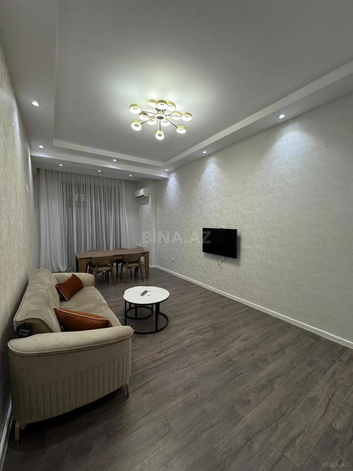 Kirayə verilir 2 otaqlı mənzil 75 m²