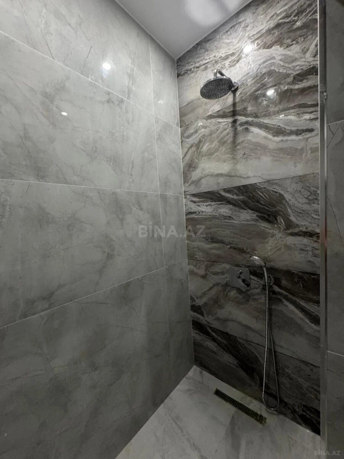 Kirayə verilir 2 otaqlı mənzil 75 m²