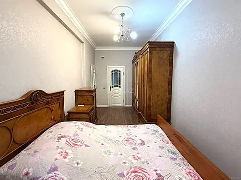 Kirayə verilir 3 otaqlı mənzil 140 m²