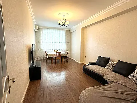 Kirayə verilir 3 otaqlı mənzil 140 m²